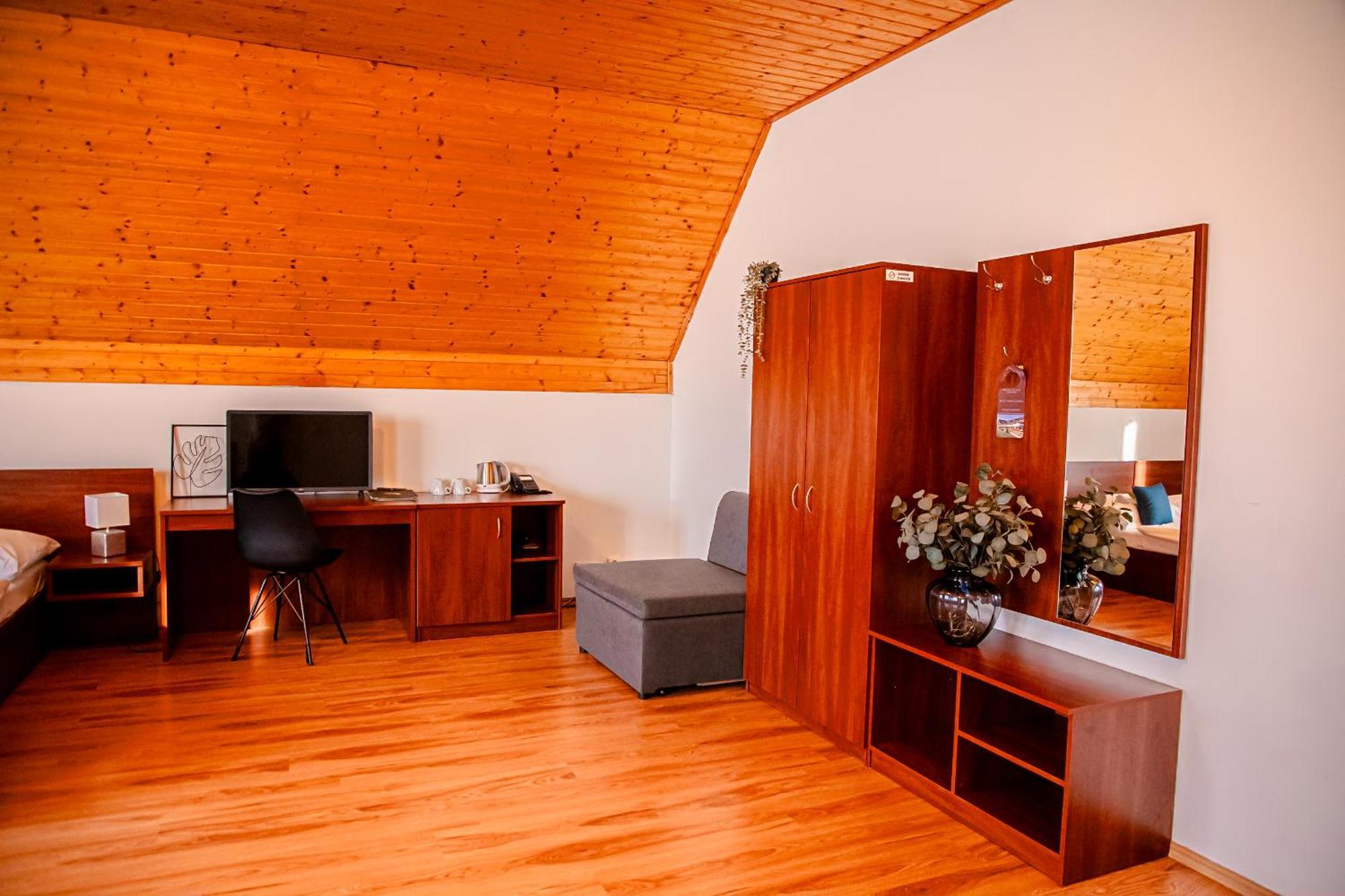 Hotel Rozalka Pezinok Dış mekan fotoğraf