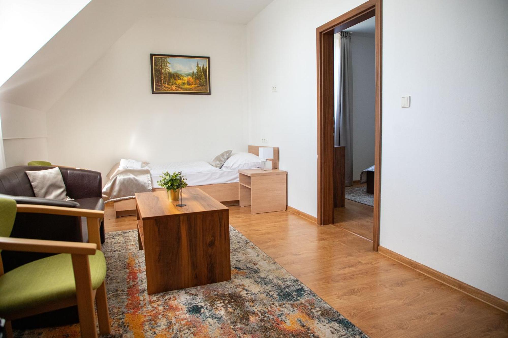 Hotel Rozalka Pezinok Dış mekan fotoğraf