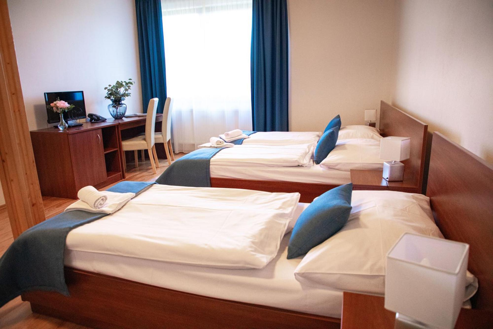 Hotel Rozalka Pezinok Dış mekan fotoğraf
